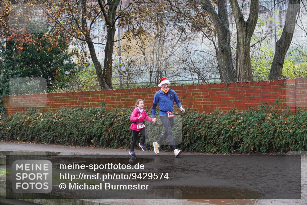 07.12.2025 - St. Pauli X-Mass-Run No. 15 Michael Burmester http://msf.ph/oto/9429574 07.12.2025 11:28:49 Laufen 2629, 2625 meine-sportfotos.de