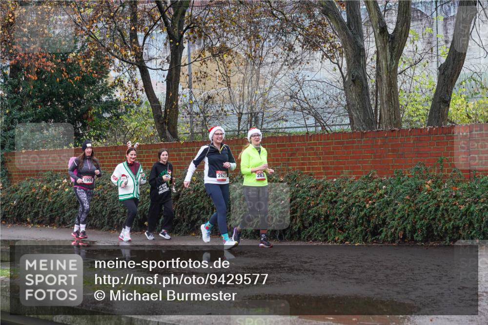 07.12.2025 - St. Pauli X-Mass-Run No. 15 Michael Burmester http://msf.ph/oto/9429577 07.12.2025 11:28:59 Laufen 2627, 1909, 263 meine-sportfotos.de