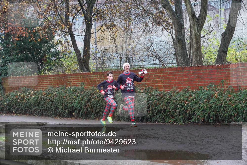 07.12.2025 - St. Pauli X-Mass-Run No. 15 Michael Burmester http://msf.ph/oto/9429623 07.12.2025 11:38:09 Laufen 327 meine-sportfotos.de