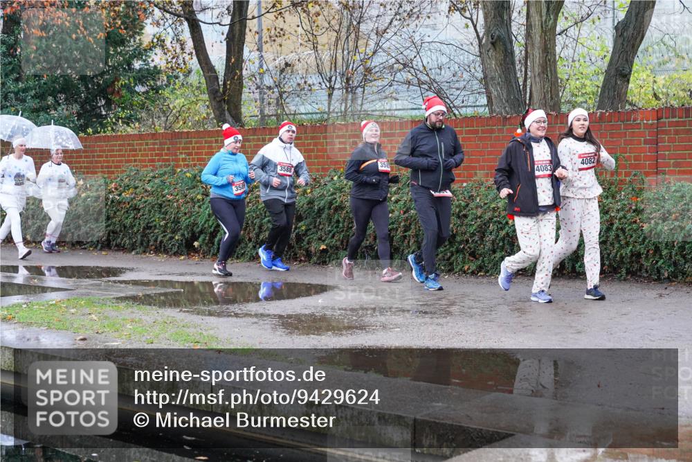 07.12.2025 - St. Pauli X-Mass-Run No. 15 Michael Burmester http://msf.ph/oto/9429624 07.12.2025 09:47:57 Laufen 3588, 35, 3589, 4082, 4083 meine-sportfotos.de