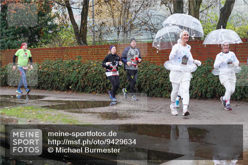 07.12.2025 - St. Pauli X-Mass-Run No. 15 Michael Burmester http://msf.ph/oto/9429634 07.12.2025 09:48:01 Laufen 3062, 2658, 2659 meine-sportfotos.de