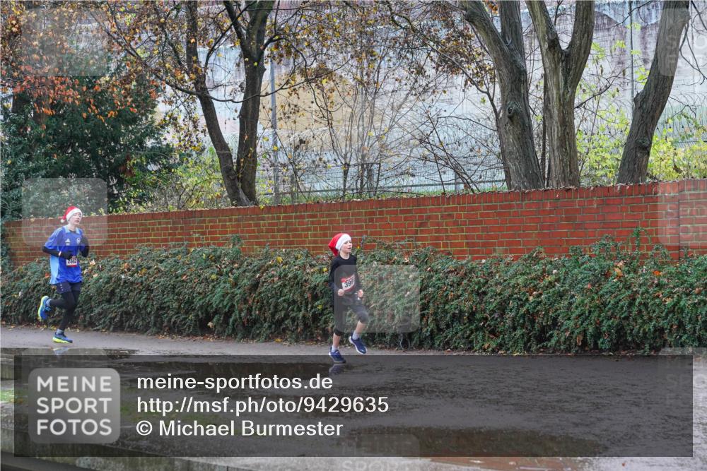 07.12.2025 - St. Pauli X-Mass-Run No. 15 Michael Burmester http://msf.ph/oto/9429635 07.12.2025 11:39:04 Laufen 2862, 399 meine-sportfotos.de