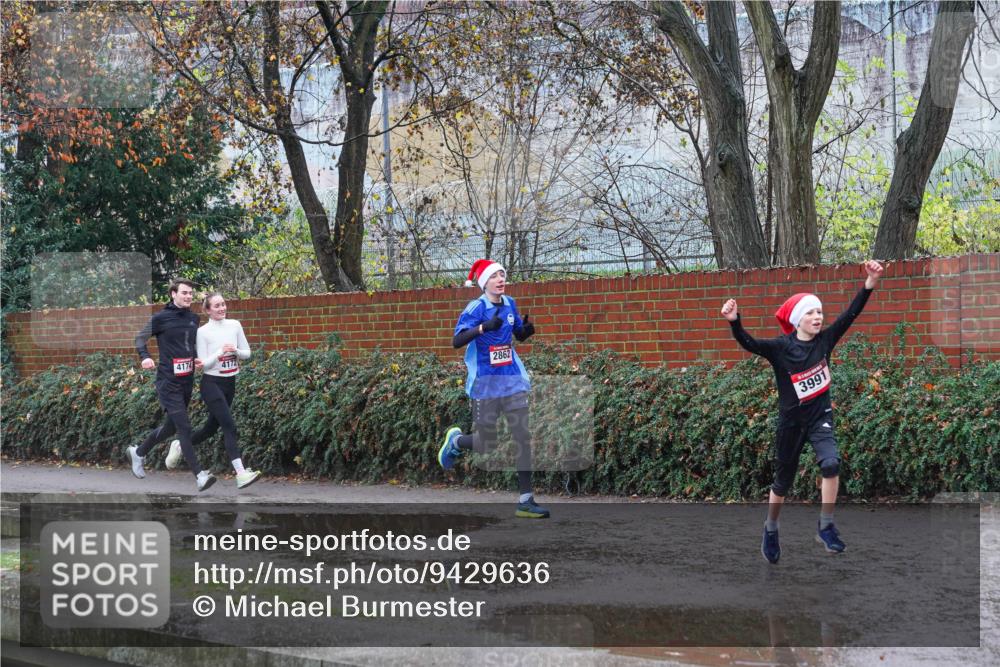 07.12.2025 - St. Pauli X-Mass-Run No. 15 Michael Burmester http://msf.ph/oto/9429636 07.12.2025 11:39:05 Laufen 4174, 4172, 2862, 3991 meine-sportfotos.de