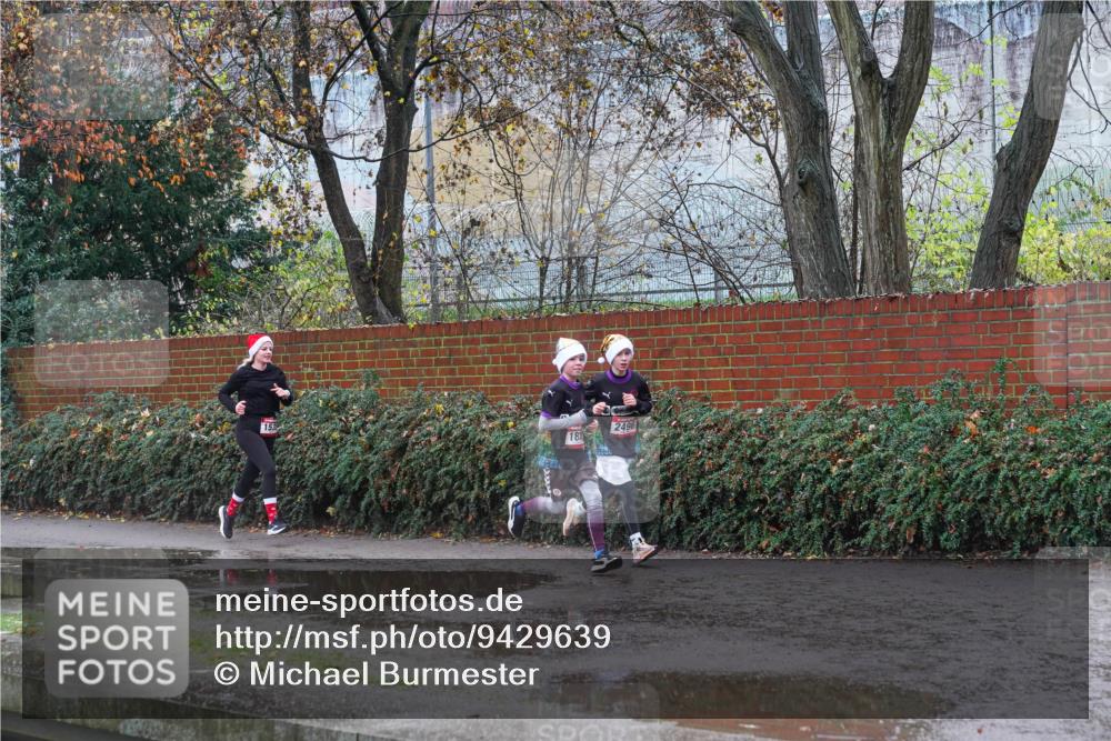 07.12.2025 - St. Pauli X-Mass-Run No. 15 Michael Burmester http://msf.ph/oto/9429639 07.12.2025 11:39:13 Laufen 18, 2496 meine-sportfotos.de