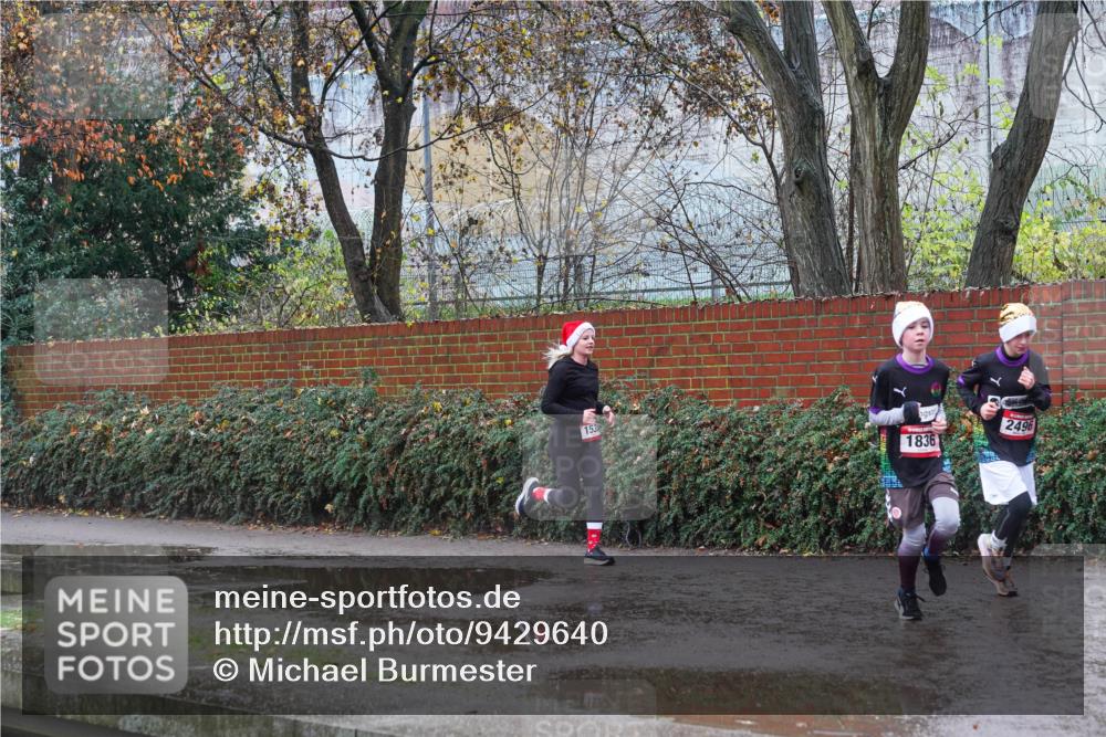 07.12.2025 - St. Pauli X-Mass-Run No. 15 Michael Burmester http://msf.ph/oto/9429640 07.12.2025 11:39:14 Laufen 153, 1836, 2496 meine-sportfotos.de