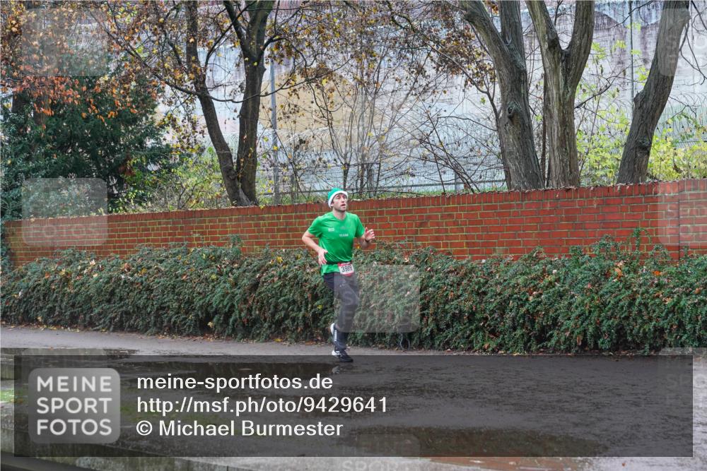07.12.2025 - St. Pauli X-Mass-Run No. 15 Michael Burmester http://msf.ph/oto/9429641 07.12.2025 11:39:16 Laufen 3989 meine-sportfotos.de