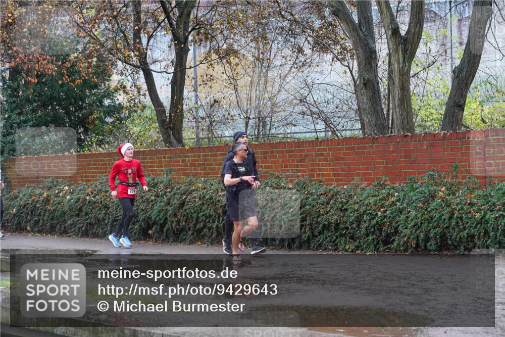07.12.2025 - St. Pauli X-Mass-Run No. 15 Michael Burmester http://msf.ph/oto/9429643 07.12.2025 11:39:19 Laufen 299 meine-sportfotos.de