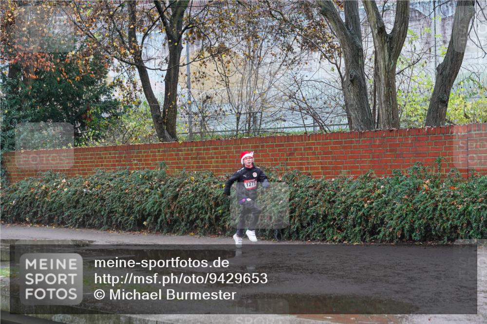 07.12.2025 - St. Pauli X-Mass-Run No. 15 Michael Burmester http://msf.ph/oto/9429653 07.12.2025 11:39:31 Laufen 1271 meine-sportfotos.de