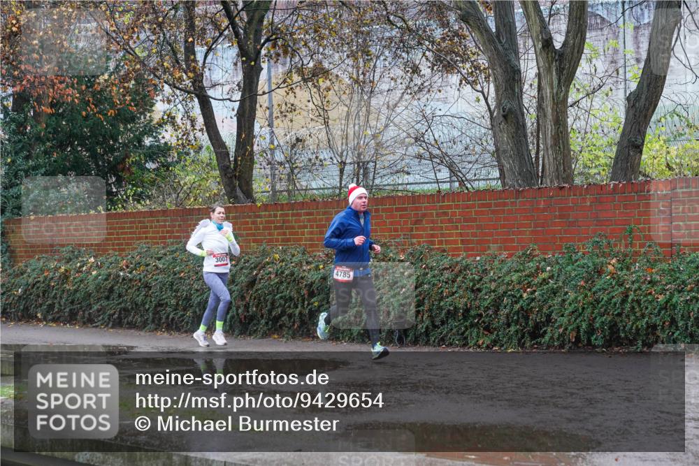 07.12.2025 - St. Pauli X-Mass-Run No. 15 Michael Burmester http://msf.ph/oto/9429654 07.12.2025 11:39:34 Laufen 3007, 4785 meine-sportfotos.de