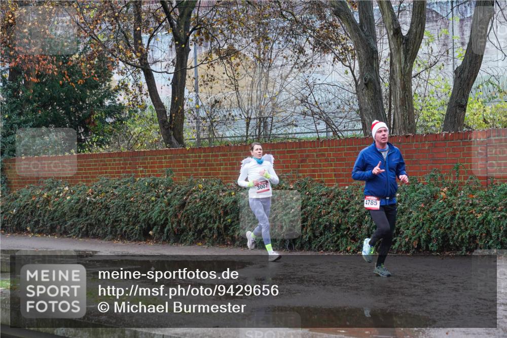 07.12.2025 - St. Pauli X-Mass-Run No. 15 Michael Burmester http://msf.ph/oto/9429656 07.12.2025 11:39:35 Laufen 3007, 4785 meine-sportfotos.de