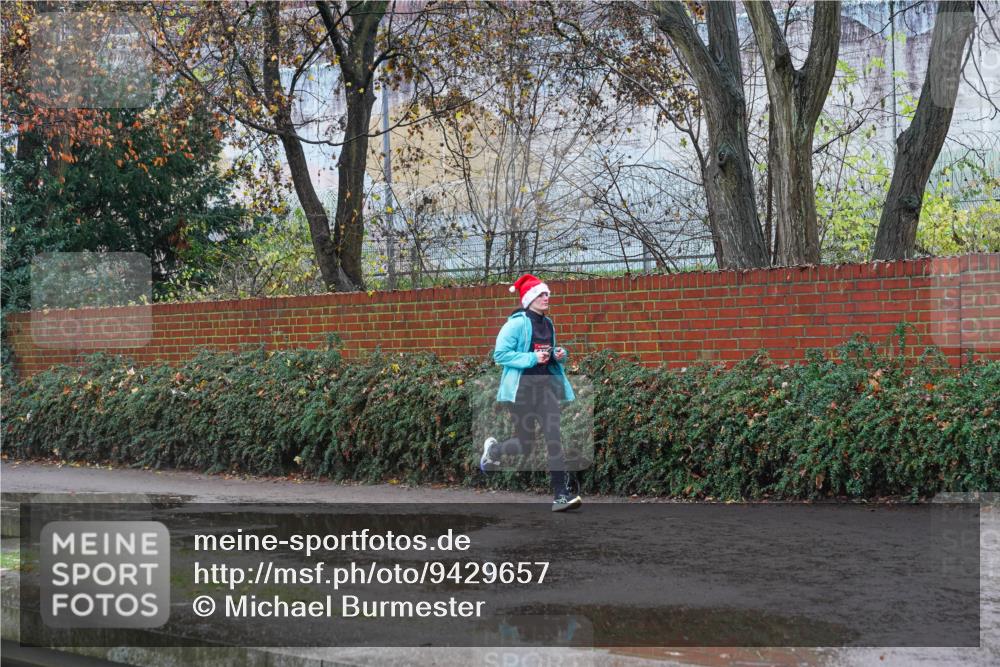 07.12.2025 - St. Pauli X-Mass-Run No. 15 Michael Burmester http://msf.ph/oto/9429657 07.12.2025 11:39:44 Laufen  meine-sportfotos.de