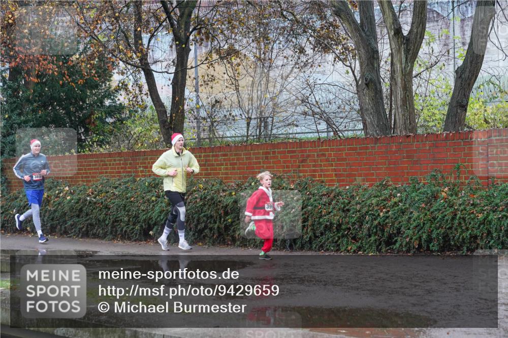 07.12.2025 - St. Pauli X-Mass-Run No. 15 Michael Burmester http://msf.ph/oto/9429659 07.12.2025 11:39:59 Laufen 3802, 399, 306 meine-sportfotos.de