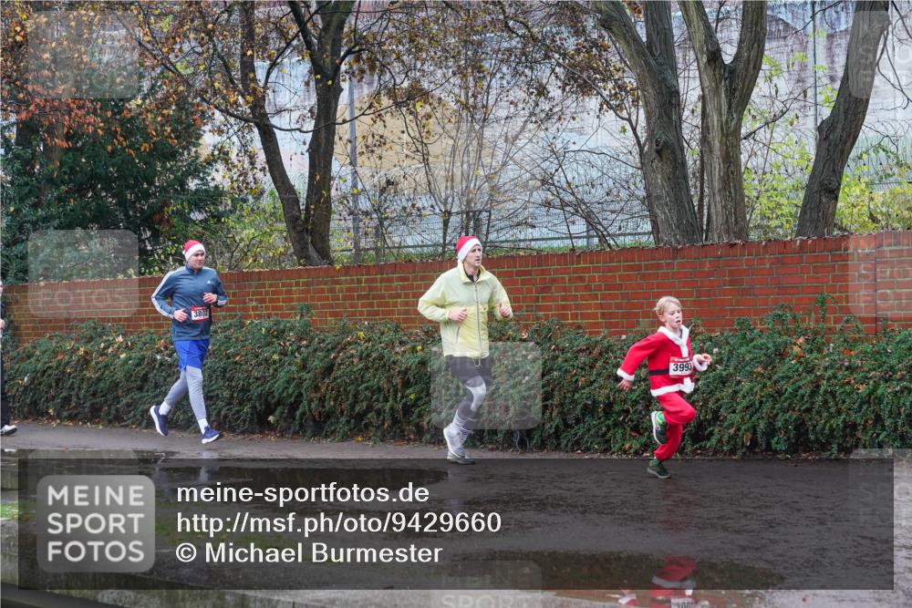 07.12.2025 - St. Pauli X-Mass-Run No. 15 Michael Burmester http://msf.ph/oto/9429660 07.12.2025 11:40:00 Laufen 3802, 3993 meine-sportfotos.de