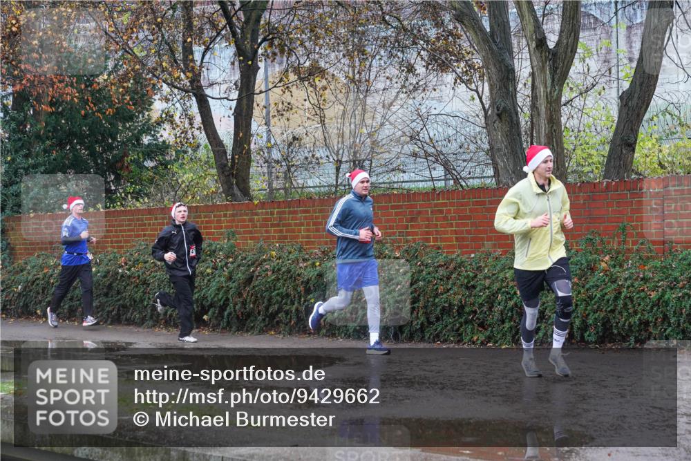 07.12.2025 - St. Pauli X-Mass-Run No. 15 Michael Burmester http://msf.ph/oto/9429662 07.12.2025 11:40:01 Laufen  meine-sportfotos.de