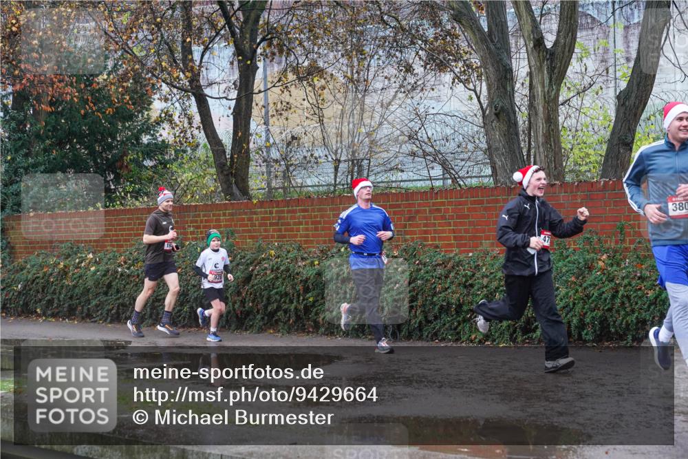 07.12.2025 - St. Pauli X-Mass-Run No. 15 Michael Burmester http://msf.ph/oto/9429664 07.12.2025 11:40:03 Laufen 47, 380 meine-sportfotos.de