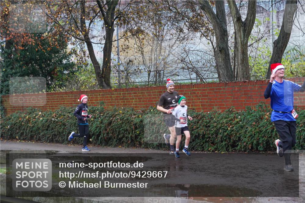 07.12.2025 - St. Pauli X-Mass-Run No. 15 Michael Burmester http://msf.ph/oto/9429667 07.12.2025 11:40:04 Laufen 1657, 19, 3 meine-sportfotos.de