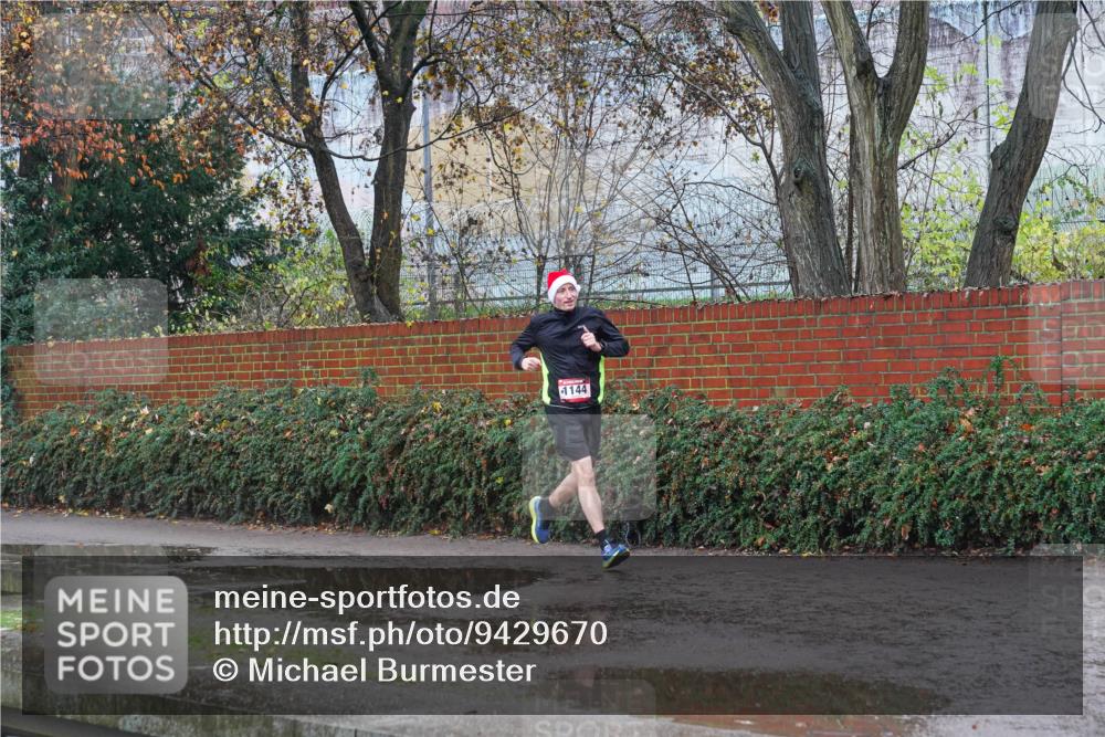 07.12.2025 - St. Pauli X-Mass-Run No. 15 Michael Burmester http://msf.ph/oto/9429670 07.12.2025 11:40:09 Laufen 1144 meine-sportfotos.de