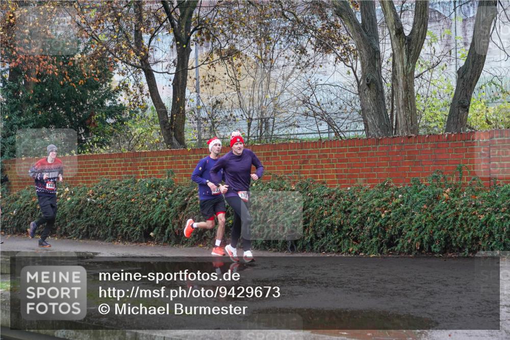 07.12.2025 - St. Pauli X-Mass-Run No. 15 Michael Burmester http://msf.ph/oto/9429673 07.12.2025 11:40:22 Laufen 1448, 33, 173 meine-sportfotos.de