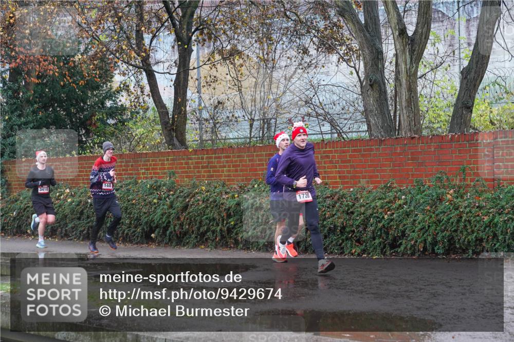 07.12.2025 - St. Pauli X-Mass-Run No. 15 Michael Burmester http://msf.ph/oto/9429674 07.12.2025 11:40:23 Laufen 1448, 3418, 1720 meine-sportfotos.de