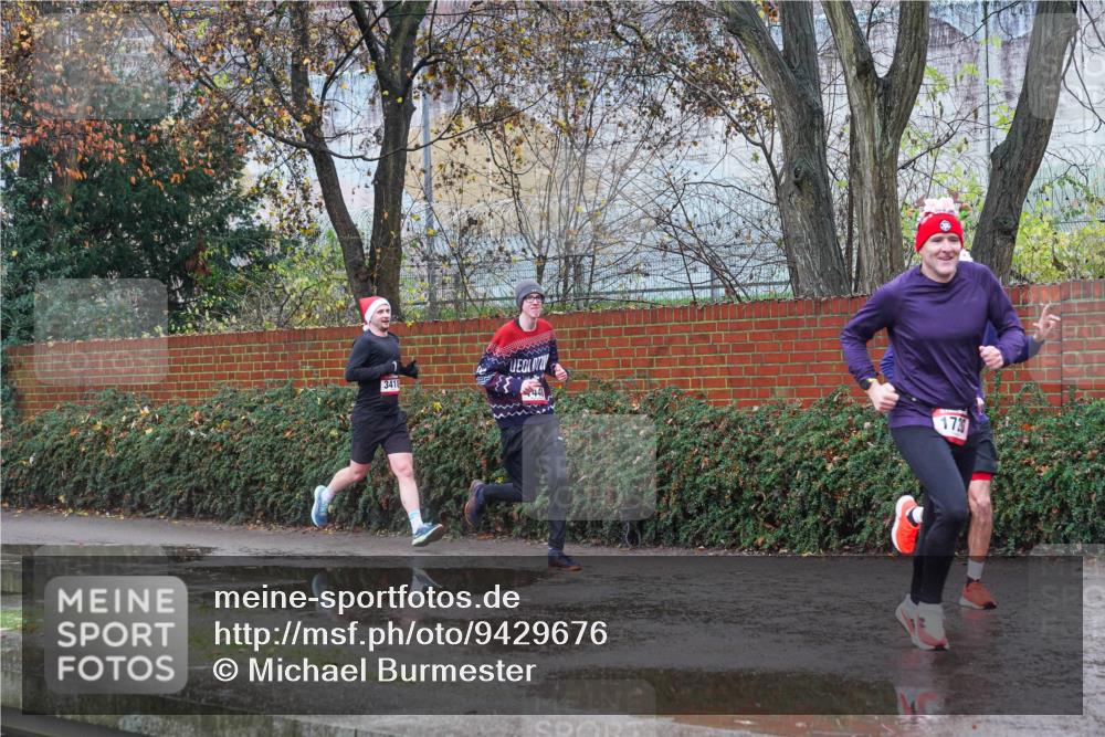 07.12.2025 - St. Pauli X-Mass-Run No. 15 Michael Burmester http://msf.ph/oto/9429676 07.12.2025 11:40:24 Laufen 3418, 172 meine-sportfotos.de