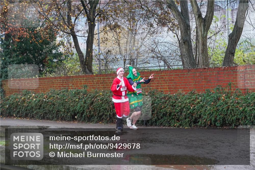 07.12.2025 - St. Pauli X-Mass-Run No. 15 Michael Burmester http://msf.ph/oto/9429678 07.12.2025 11:40:27 Laufen 722, 2455 meine-sportfotos.de