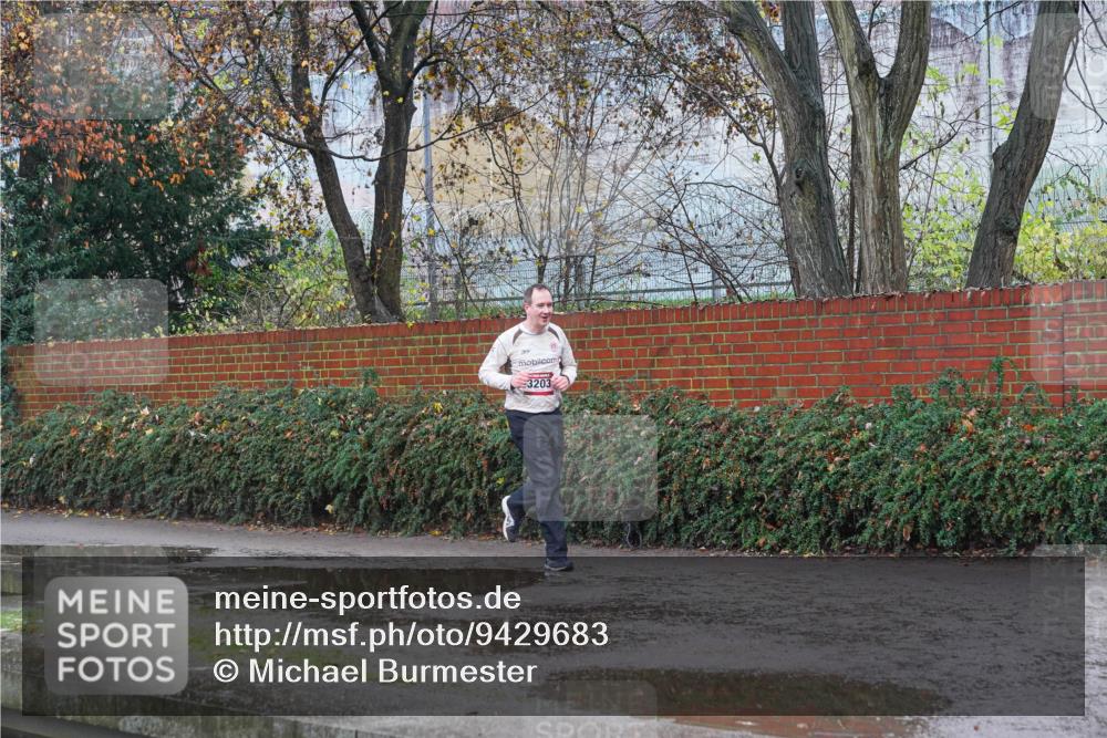 07.12.2025 - St. Pauli X-Mass-Run No. 15 Michael Burmester http://msf.ph/oto/9429683 07.12.2025 11:40:36 Laufen 3203 meine-sportfotos.de