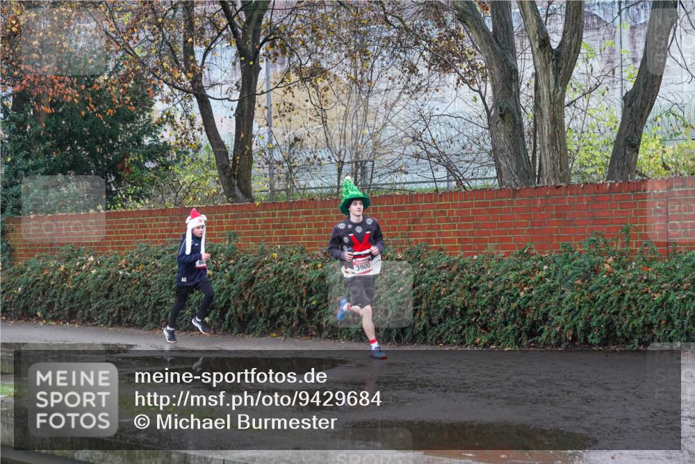 07.12.2025 - St. Pauli X-Mass-Run No. 15 Michael Burmester http://msf.ph/oto/9429684 07.12.2025 11:40:41 Laufen 3900 meine-sportfotos.de