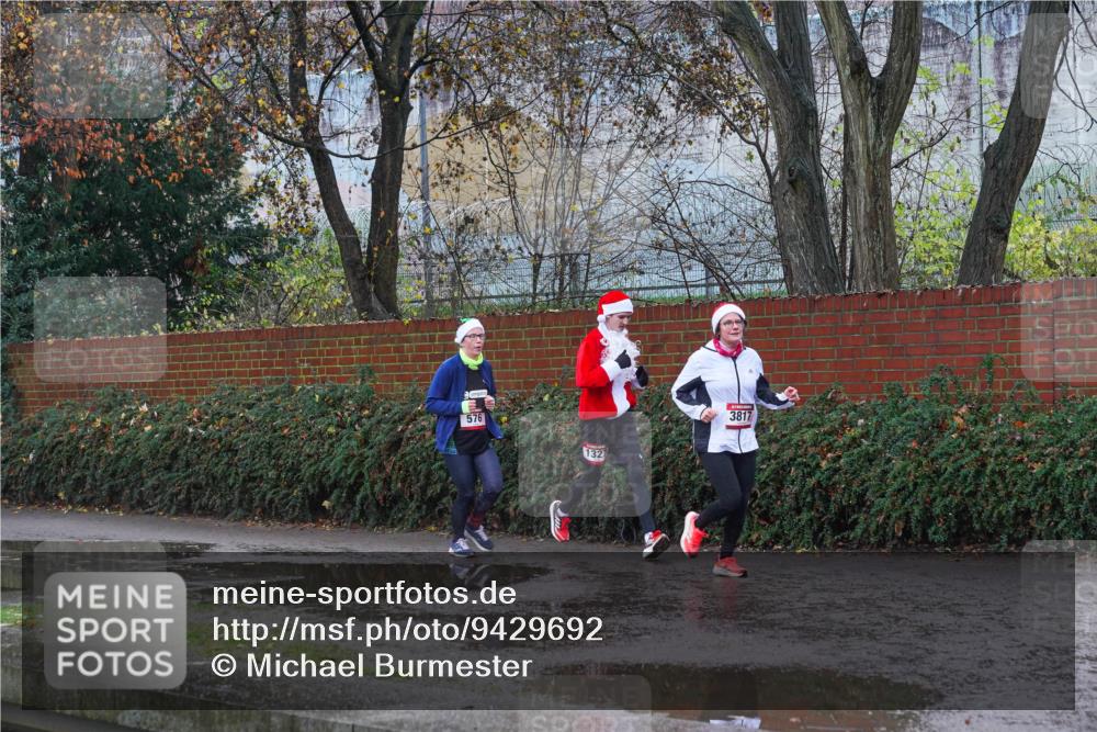 07.12.2025 - St. Pauli X-Mass-Run No. 15 Michael Burmester http://msf.ph/oto/9429692 07.12.2025 11:40:50 Laufen 576, 1327, 3817 meine-sportfotos.de