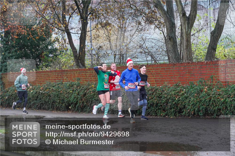 07.12.2025 - St. Pauli X-Mass-Run No. 15 Michael Burmester http://msf.ph/oto/9429698 07.12.2025 11:40:55 Laufen 281, 3192, 4505, 4312, 3459 meine-sportfotos.de