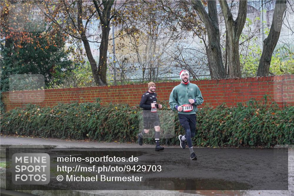 07.12.2025 - St. Pauli X-Mass-Run No. 15 Michael Burmester http://msf.ph/oto/9429703 07.12.2025 11:40:58 Laufen 2741, 2811 meine-sportfotos.de