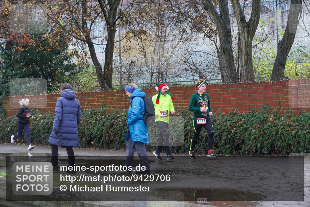07.12.2025 - St. Pauli X-Mass-Run No. 15 Michael Burmester http://msf.ph/oto/9429706 07.12.2025 11:41:04 Laufen 1406, 1337, 433 meine-sportfotos.de