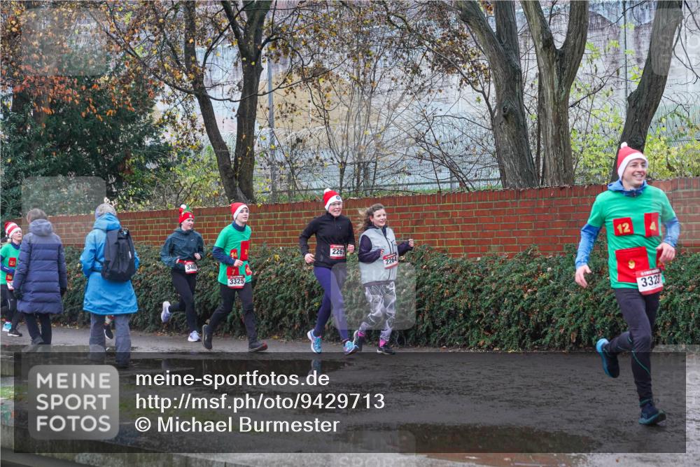 07.12.2025 - St. Pauli X-Mass-Run No. 15 Michael Burmester http://msf.ph/oto/9429713 07.12.2025 11:41:08 Laufen 348, 18, 3325, 2267, 2264, 3323 meine-sportfotos.de