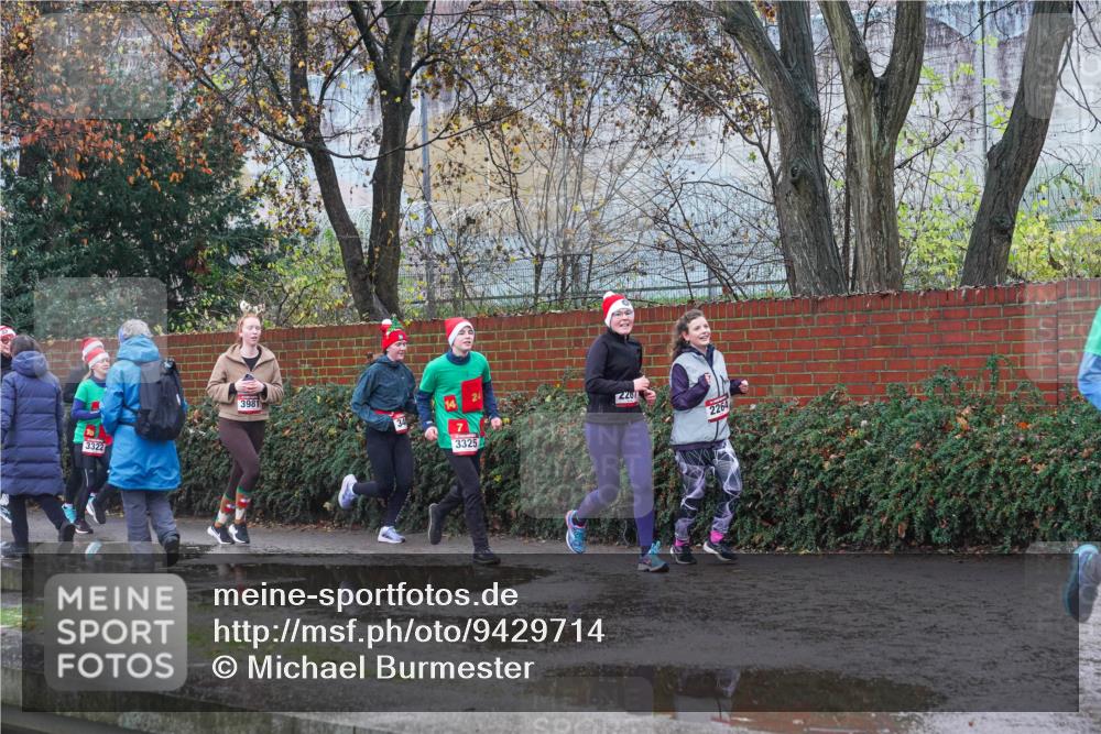 07.12.2025 - St. Pauli X-Mass-Run No. 15 Michael Burmester http://msf.ph/oto/9429714 07.12.2025 11:41:09 Laufen 3322, 3981, 3325, 2267, 2264 meine-sportfotos.de