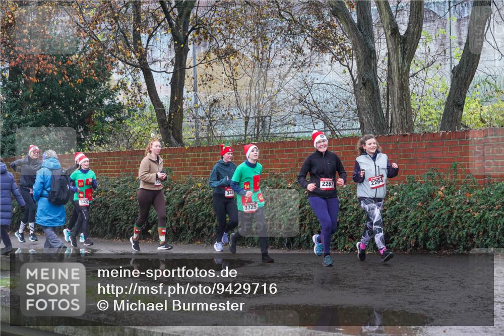 07.12.2025 - St. Pauli X-Mass-Run No. 15 Michael Burmester http://msf.ph/oto/9429716 07.12.2025 11:41:09 Laufen 348, 3322, 3325, 2267, 2264 meine-sportfotos.de