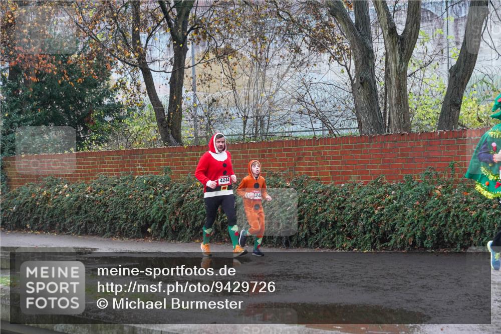 07.12.2025 - St. Pauli X-Mass-Run No. 15 Michael Burmester http://msf.ph/oto/9429726 07.12.2025 11:41:15 Laufen 4244, 24 meine-sportfotos.de