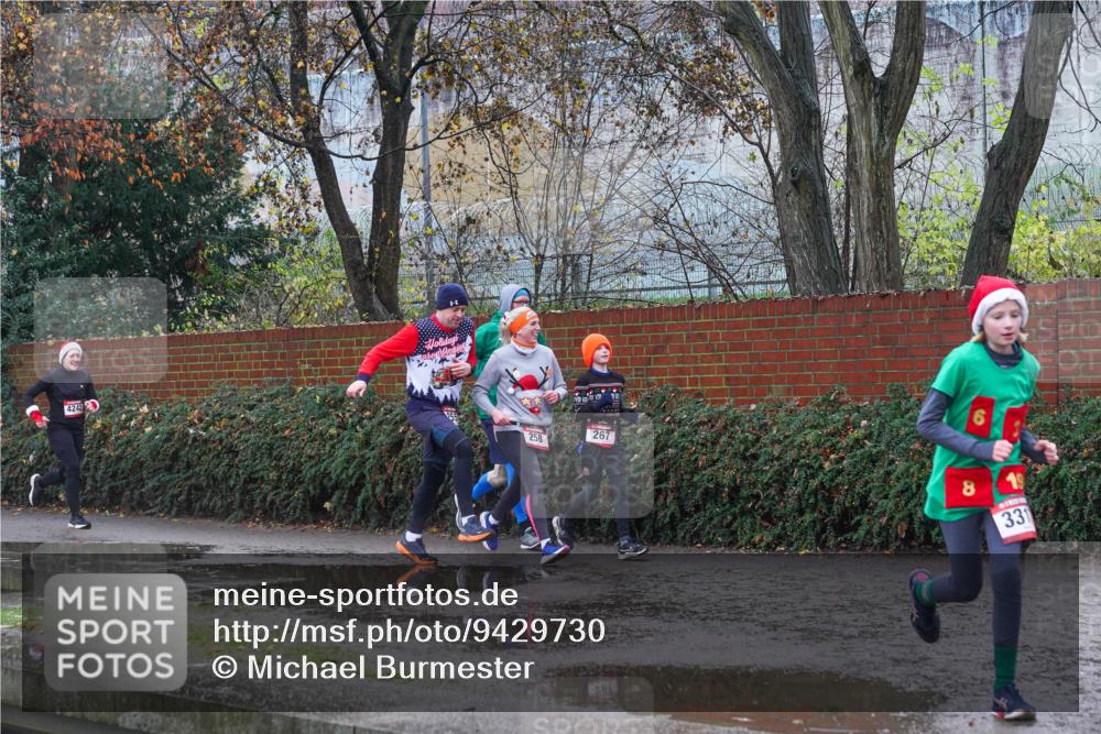 07.12.2025 - St. Pauli X-Mass-Run No. 15 Michael Burmester http://msf.ph/oto/9429730 07.12.2025 11:41:21 Laufen 4242, 258, 267, 331 meine-sportfotos.de