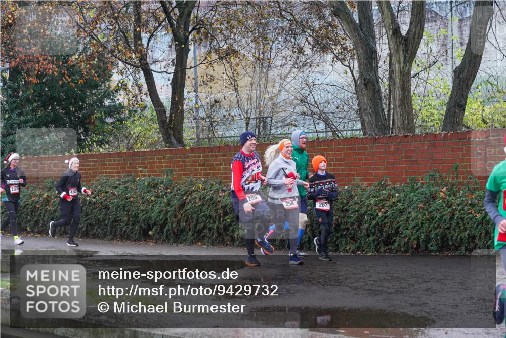 07.12.2025 - St. Pauli X-Mass-Run No. 15 Michael Burmester http://msf.ph/oto/9429732 07.12.2025 11:41:21 Laufen 2095, 4242, 255, 258, 267, 28 meine-sportfotos.de