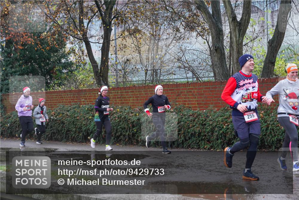 07.12.2025 - St. Pauli X-Mass-Run No. 15 Michael Burmester http://msf.ph/oto/9429733 07.12.2025 11:41:23 Laufen 3803, 124, 205, 4242, 255, 258 meine-sportfotos.de