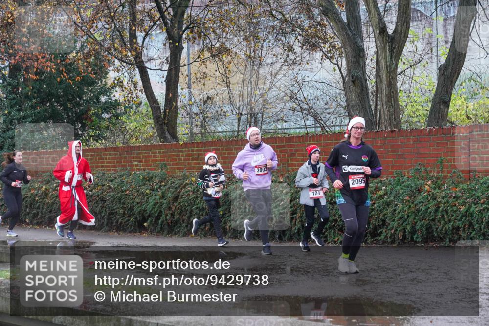 07.12.2025 - St. Pauli X-Mass-Run No. 15 Michael Burmester http://msf.ph/oto/9429738 07.12.2025 11:41:25 Laufen 051, 3803, 124, 2095 meine-sportfotos.de