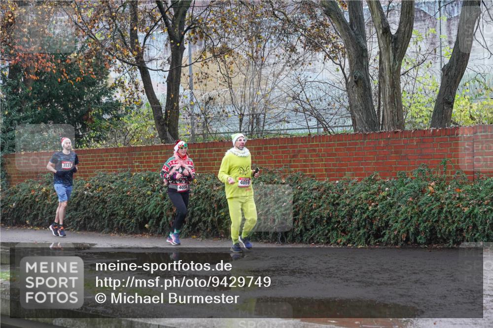 07.12.2025 - St. Pauli X-Mass-Run No. 15 Michael Burmester http://msf.ph/oto/9429749 07.12.2025 11:41:50 Laufen 3531, 4056, 4059 meine-sportfotos.de