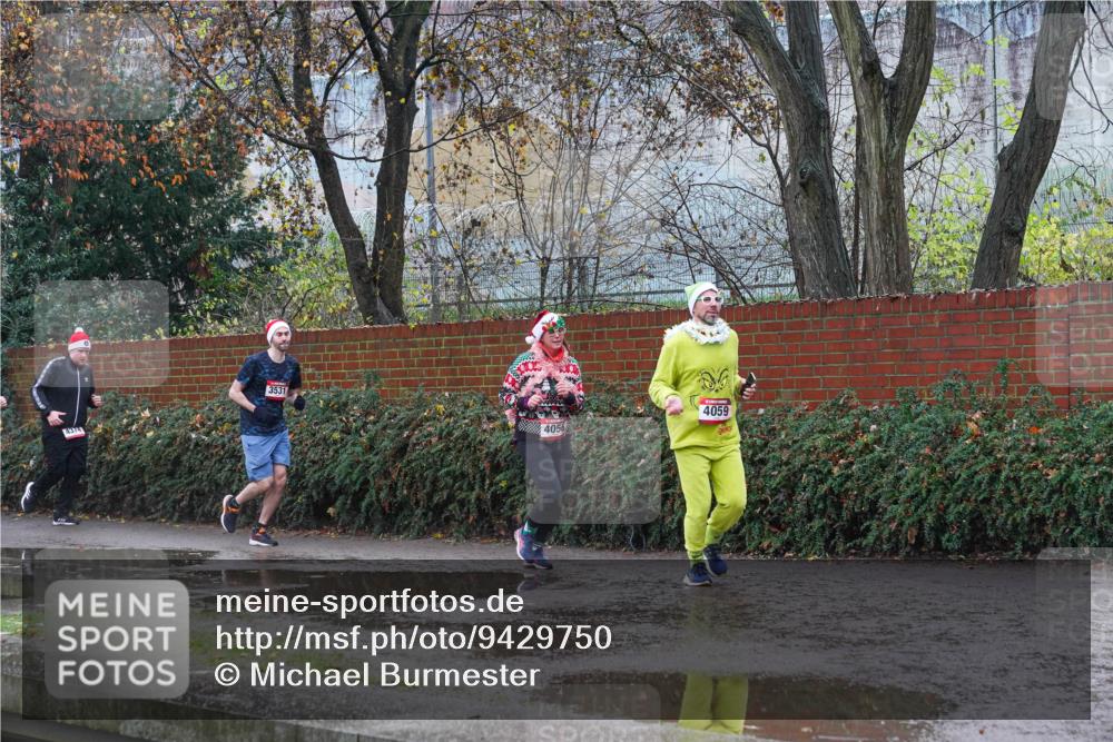 07.12.2025 - St. Pauli X-Mass-Run No. 15 Michael Burmester http://msf.ph/oto/9429750 07.12.2025 11:41:51 Laufen 3531, 4056, 4059 meine-sportfotos.de