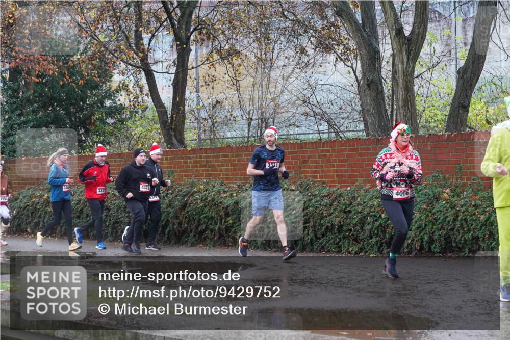 07.12.2025 - St. Pauli X-Mass-Run No. 15 Michael Burmester http://msf.ph/oto/9429752 07.12.2025 11:41:53 Laufen 346, 338, 4375, 1880, 4374, 3531, 4056 meine-sportfotos.de