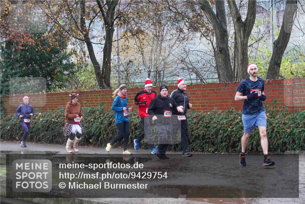 07.12.2025 - St. Pauli X-Mass-Run No. 15 Michael Burmester http://msf.ph/oto/9429754 07.12.2025 11:41:54 Laufen 346, 4375, 1225, 1880, 4374, 31 meine-sportfotos.de