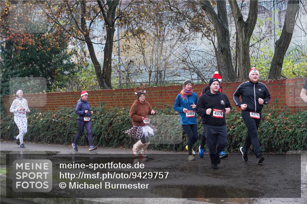 07.12.2025 - St. Pauli X-Mass-Run No. 15 Michael Burmester http://msf.ph/oto/9429757 07.12.2025 11:41:55 Laufen 1225, 1880, 3463, 4375, 4374 meine-sportfotos.de