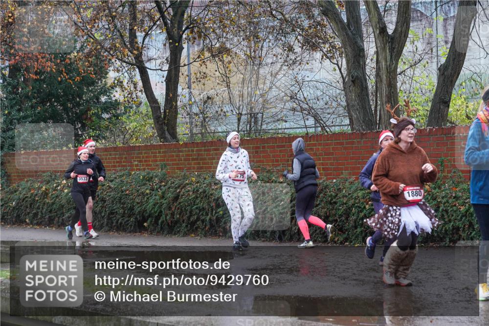 07.12.2025 - St. Pauli X-Mass-Run No. 15 Michael Burmester http://msf.ph/oto/9429760 07.12.2025 11:41:57 Laufen 3533, 1880 meine-sportfotos.de