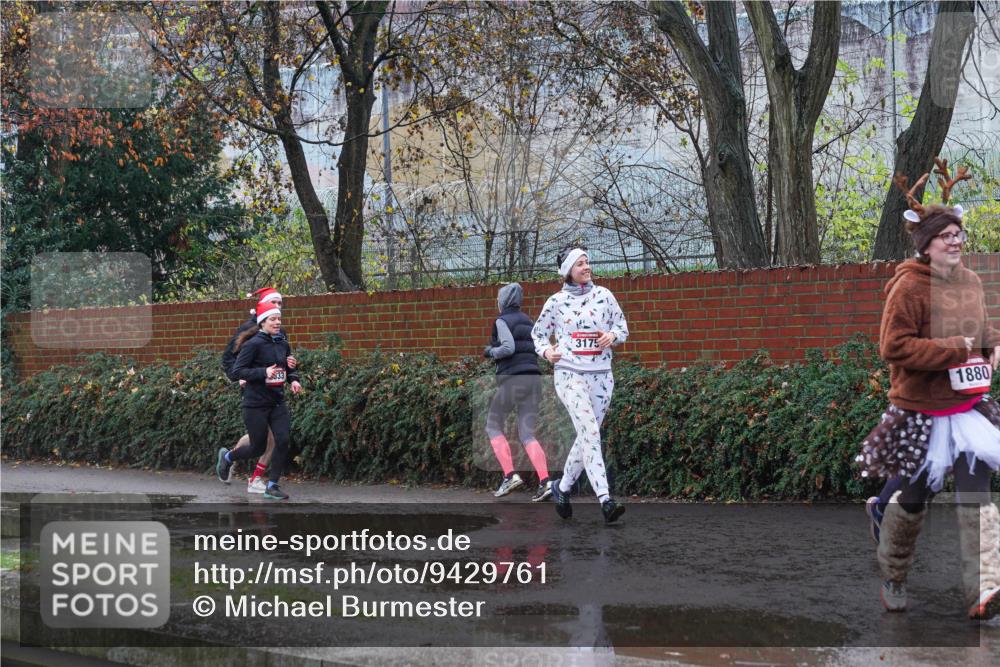 07.12.2025 - St. Pauli X-Mass-Run No. 15 Michael Burmester http://msf.ph/oto/9429761 07.12.2025 11:41:58 Laufen 3175, 1880 meine-sportfotos.de