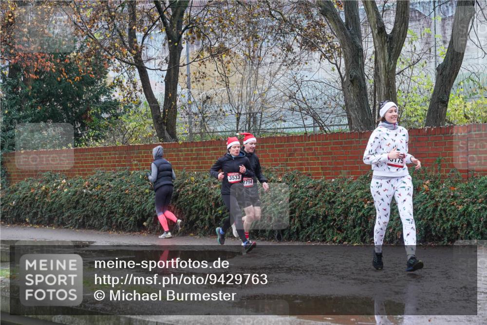 07.12.2025 - St. Pauli X-Mass-Run No. 15 Michael Burmester http://msf.ph/oto/9429763 07.12.2025 11:41:59 Laufen 3533, 2714 meine-sportfotos.de