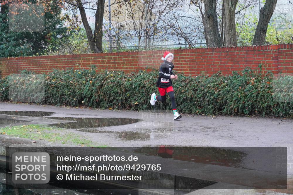 07.12.2025 - St. Pauli X-Mass-Run No. 15 Michael Burmester http://msf.ph/oto/9429765 07.12.2025 09:58:06 Laufen 4494 meine-sportfotos.de