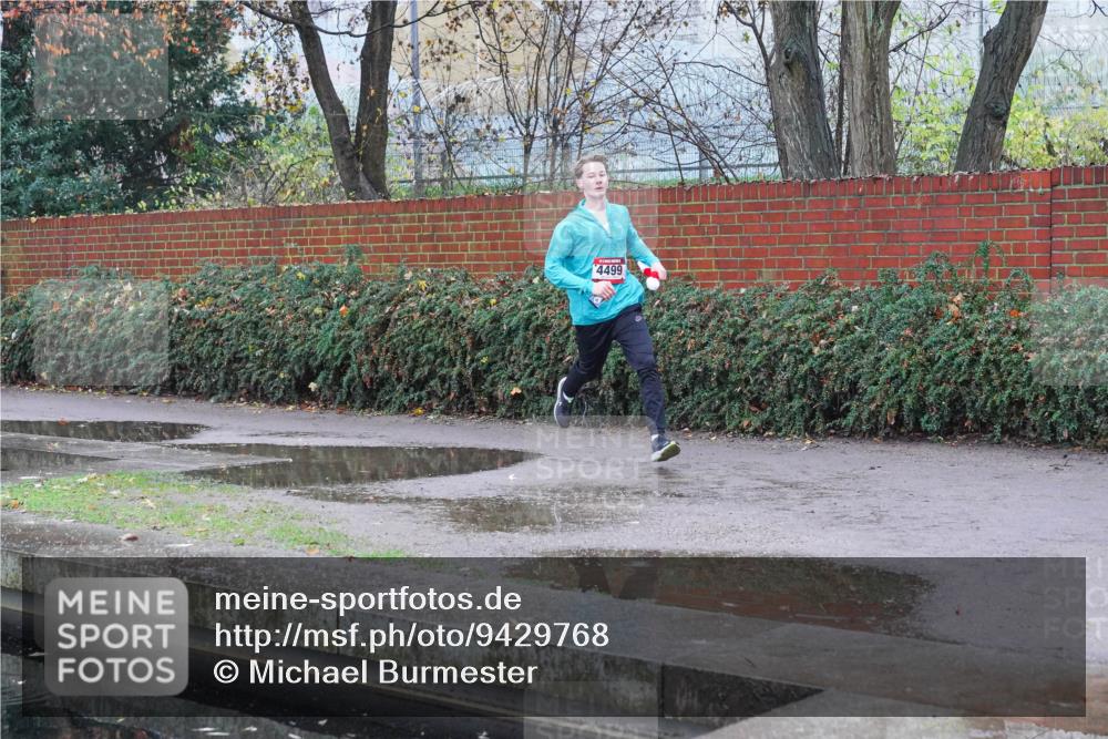 07.12.2025 - St. Pauli X-Mass-Run No. 15 Michael Burmester http://msf.ph/oto/9429768 07.12.2025 09:58:11 Laufen 4499 meine-sportfotos.de