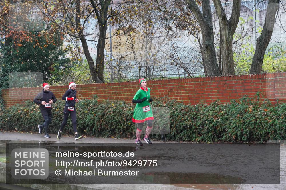 07.12.2025 - St. Pauli X-Mass-Run No. 15 Michael Burmester http://msf.ph/oto/9429775 07.12.2025 11:42:16 Laufen 235, 4241, 723 meine-sportfotos.de